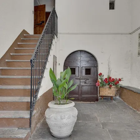Domus Julie Apartment *